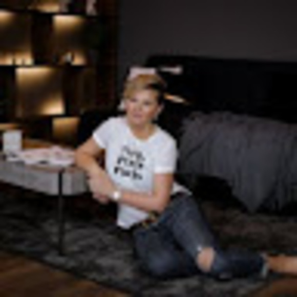 Meet your Posher, V - Picture 1 of 1